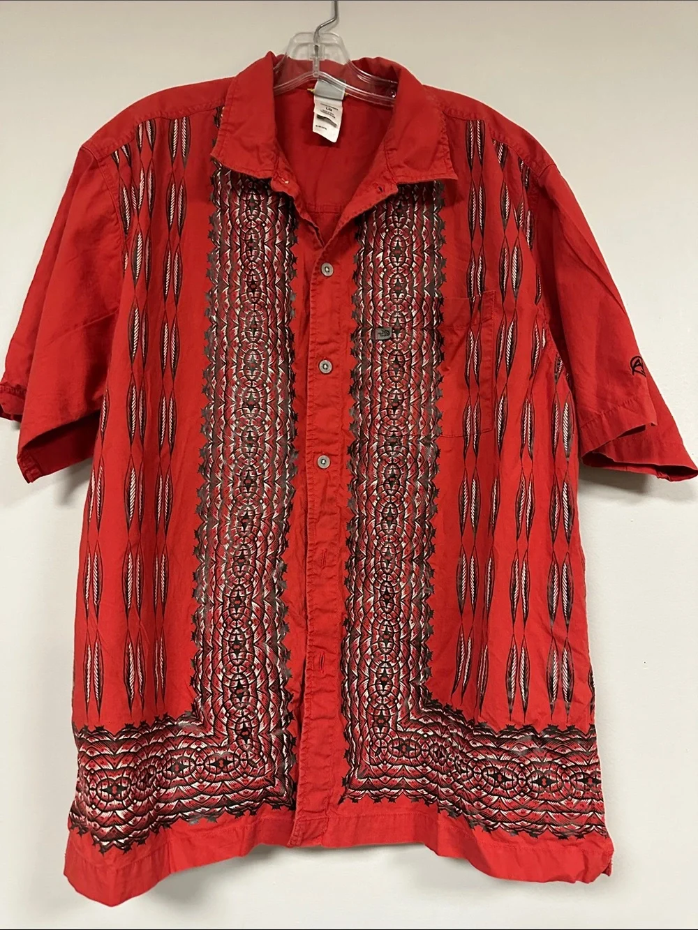 The North Face A5 Red with Black Designs button down Short Sleeve shirt L